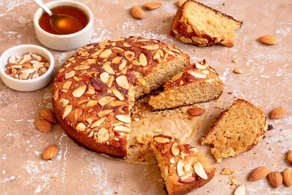طرز تهیه کیک اسفنجی بادامی