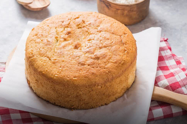 طرز تهیه کیک اسفنجی برای ۱۰ نفر؛ پفکی و سبک