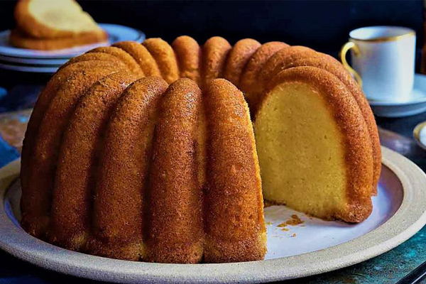 طرز تهیه کیک اسفنجی برای ۱۰ نفر؛ پفکی و سبک