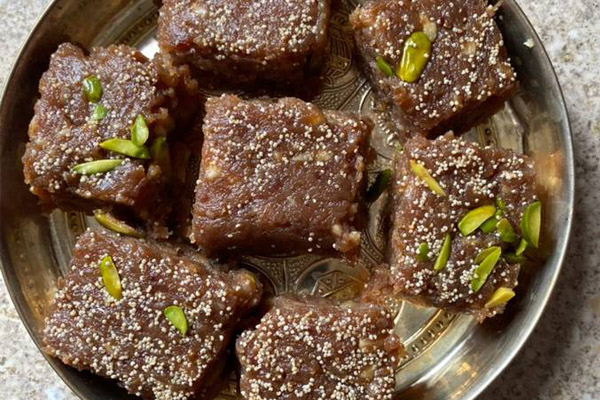 طرز تهیه حلوا ارده با شیره خرما