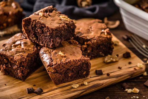 طرز تهیه براونی شکلاتی خانگی؛ آموزش مرحله به مرحله
