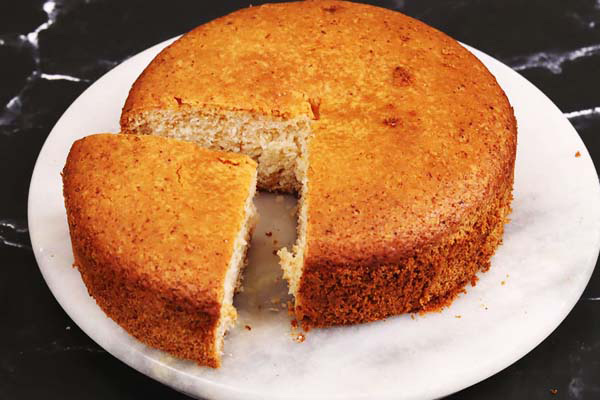 طرز تهیه کیک اسفنجی برای ۱۰ نفر؛ پفکی و سبک