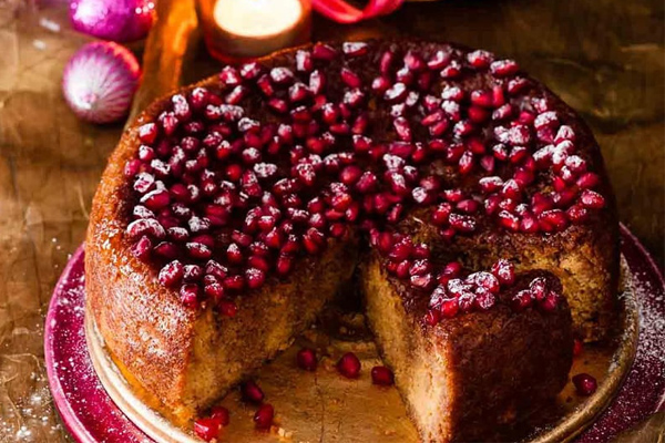 طرز تهیه کیک انار شب یلدا خانگی